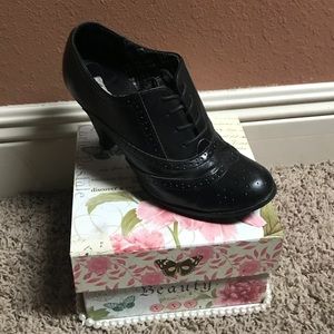 AE Oxford Black Heeled Booties